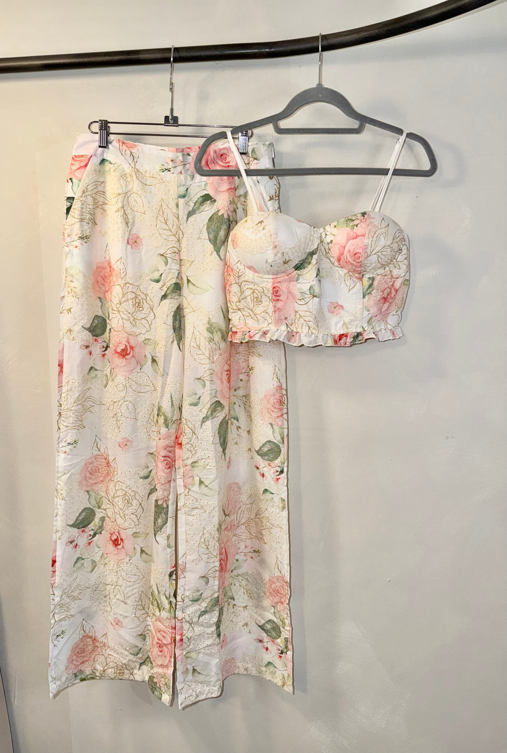 SET FLORES Y BORDADO