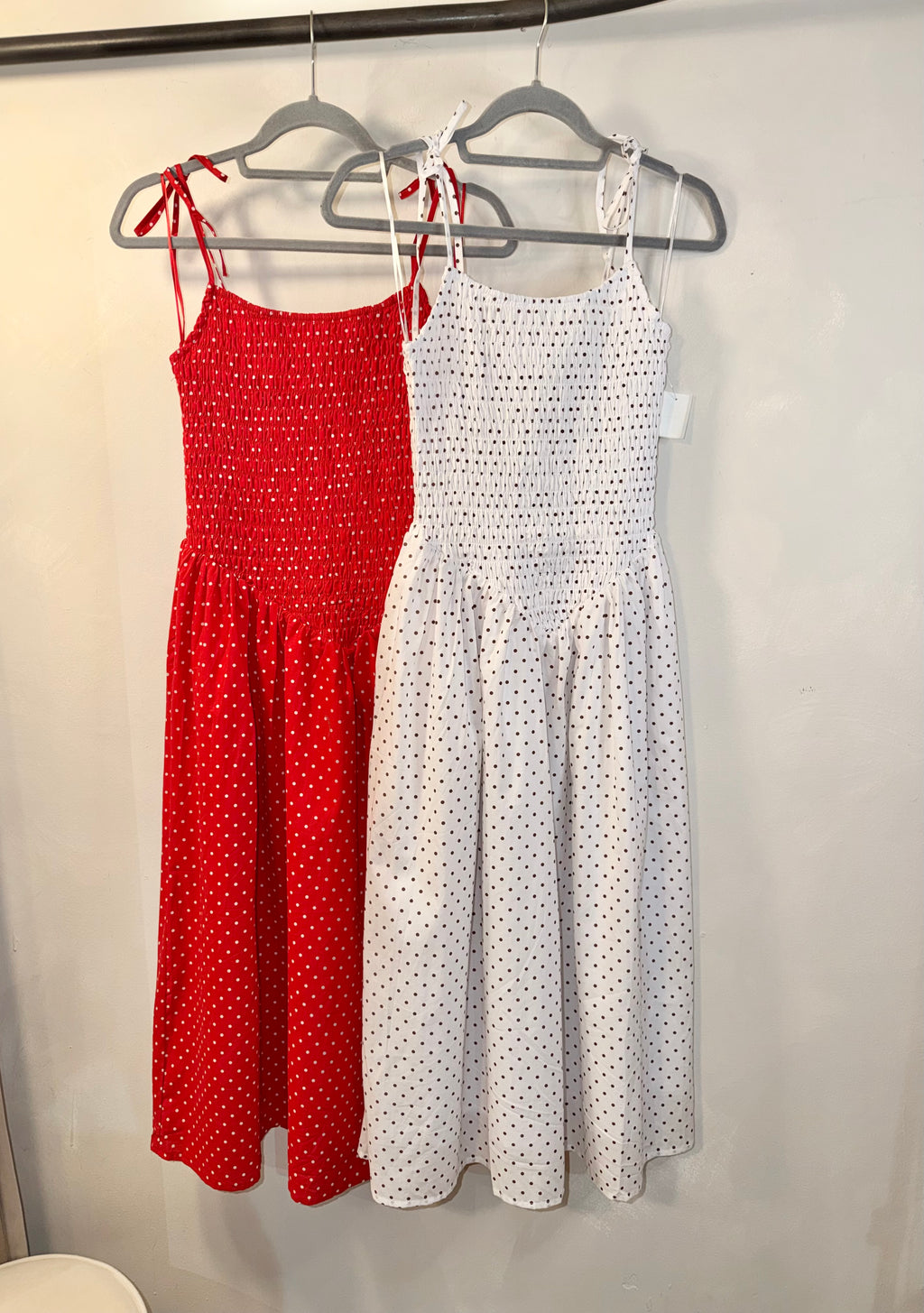 VESTIDO POLKA CORTE DIAMANTE TIRANTE MOÑO
