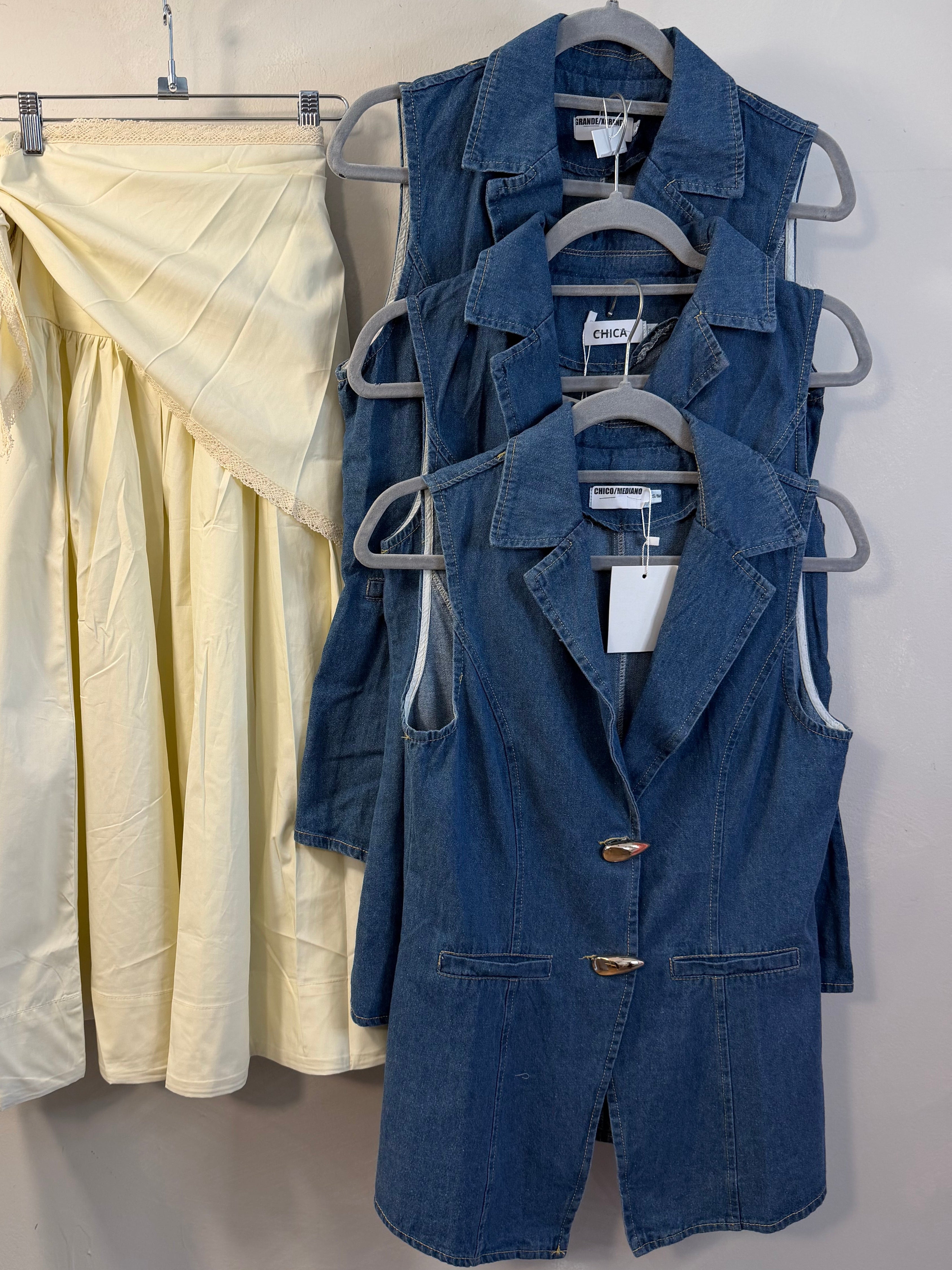 CHALECO DENIM BOTÓN