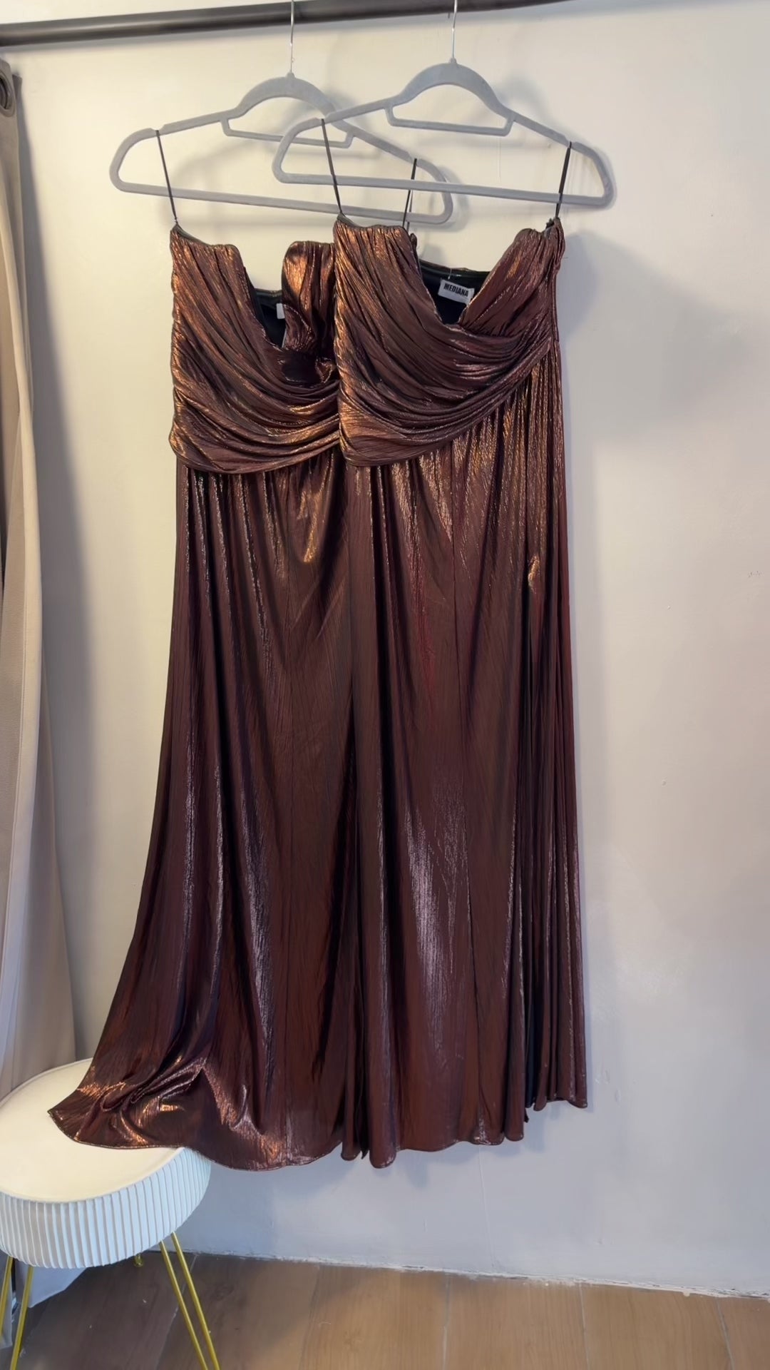 VESTIDO STRAPLESS CROMADO