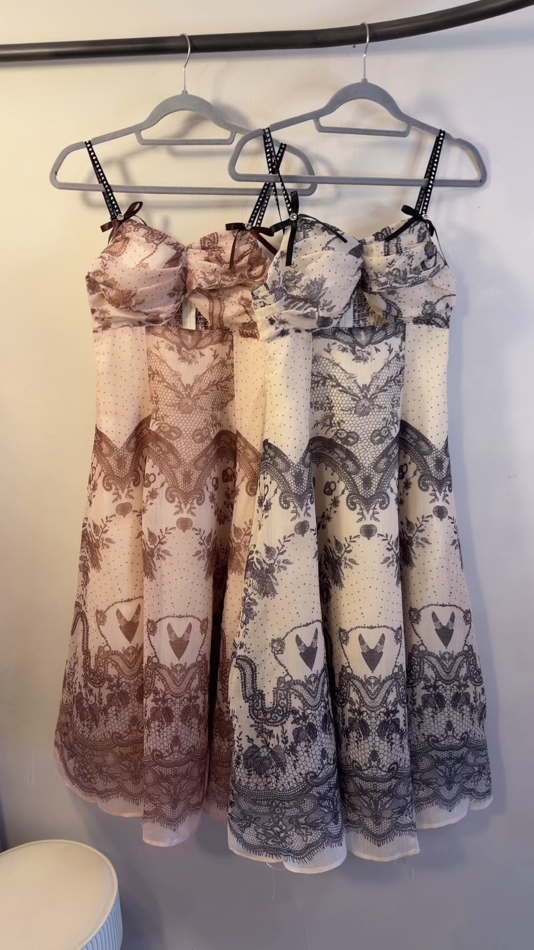 VESTIDO TIRANTE BARROCO