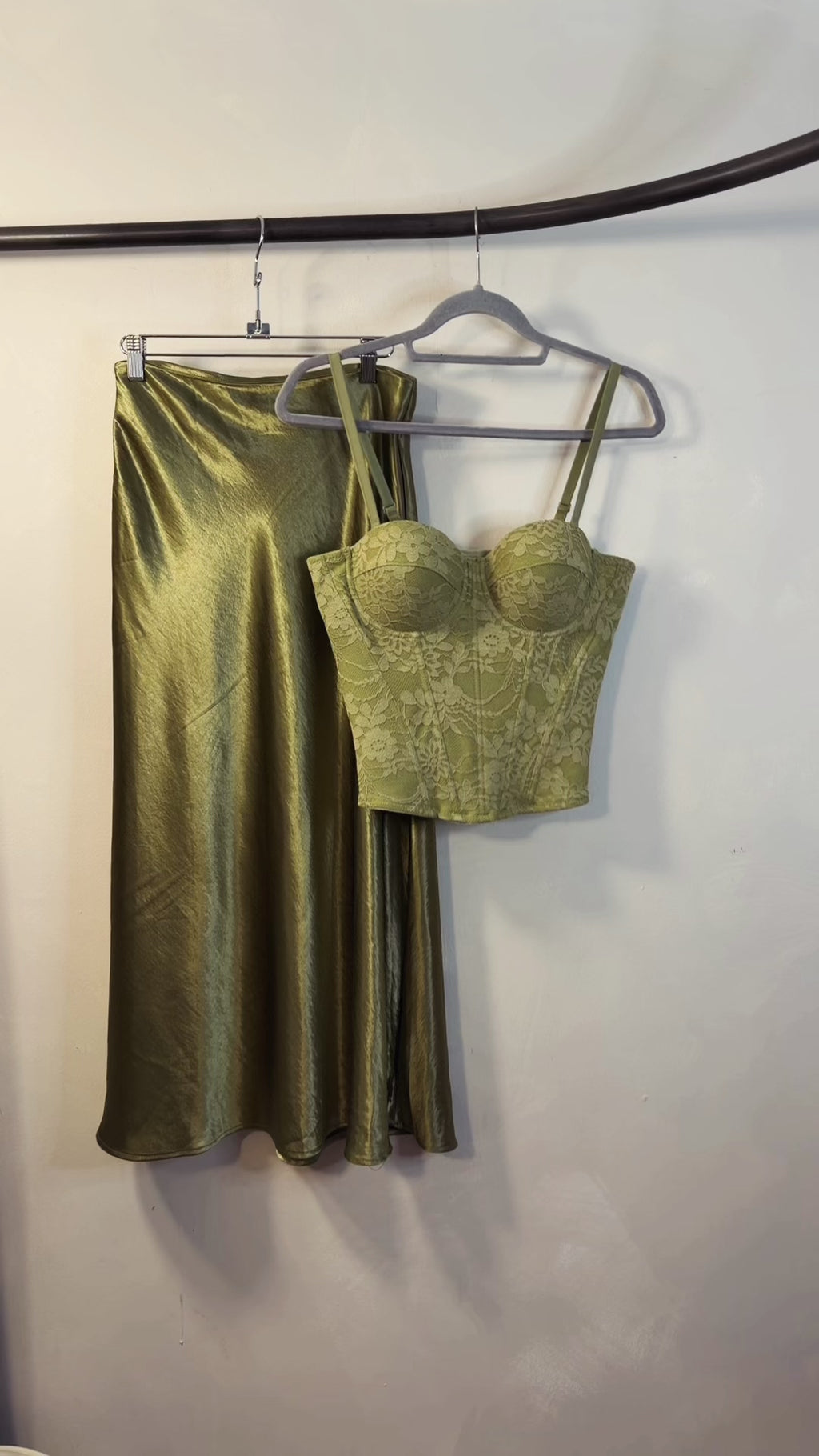 SET PREMIUM CROP Y FALDA