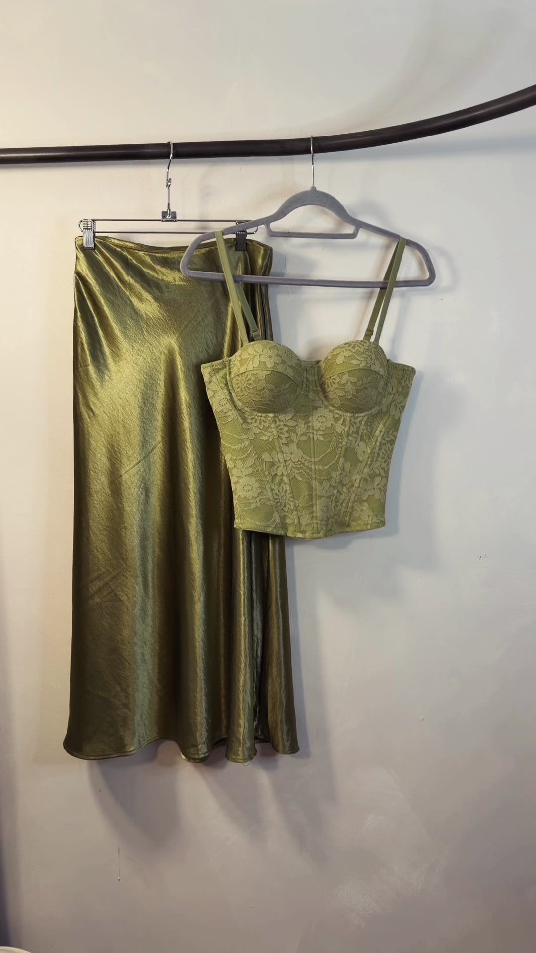 SET PREMIUM CROP Y FALDA
