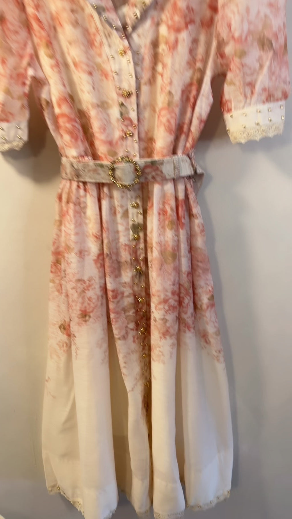VESTIDO WONDERLAND MANGA TIRA BORDADO